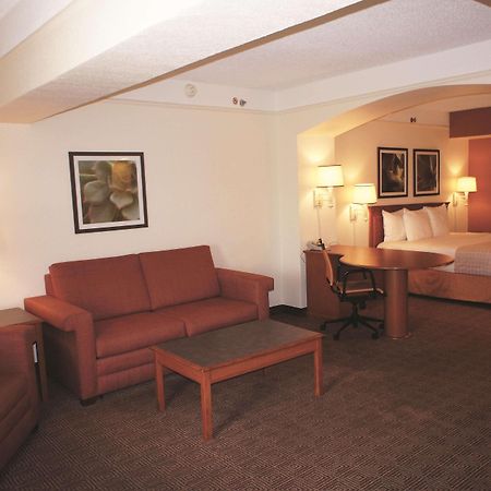 La Quinta Inn By Wyndham Austin Capitol / Downtown Екстер'єр фото