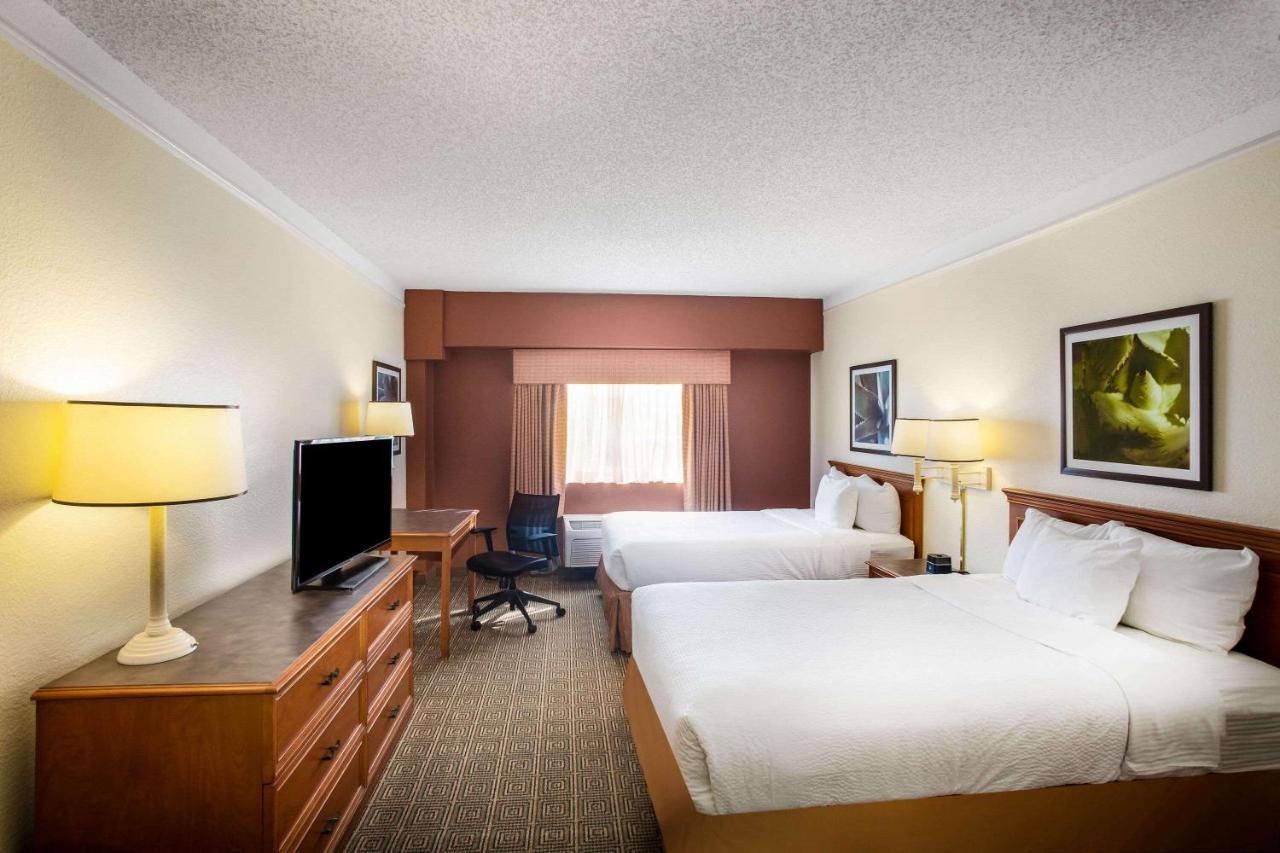 La Quinta Inn By Wyndham Austin Capitol / Downtown Екстер'єр фото