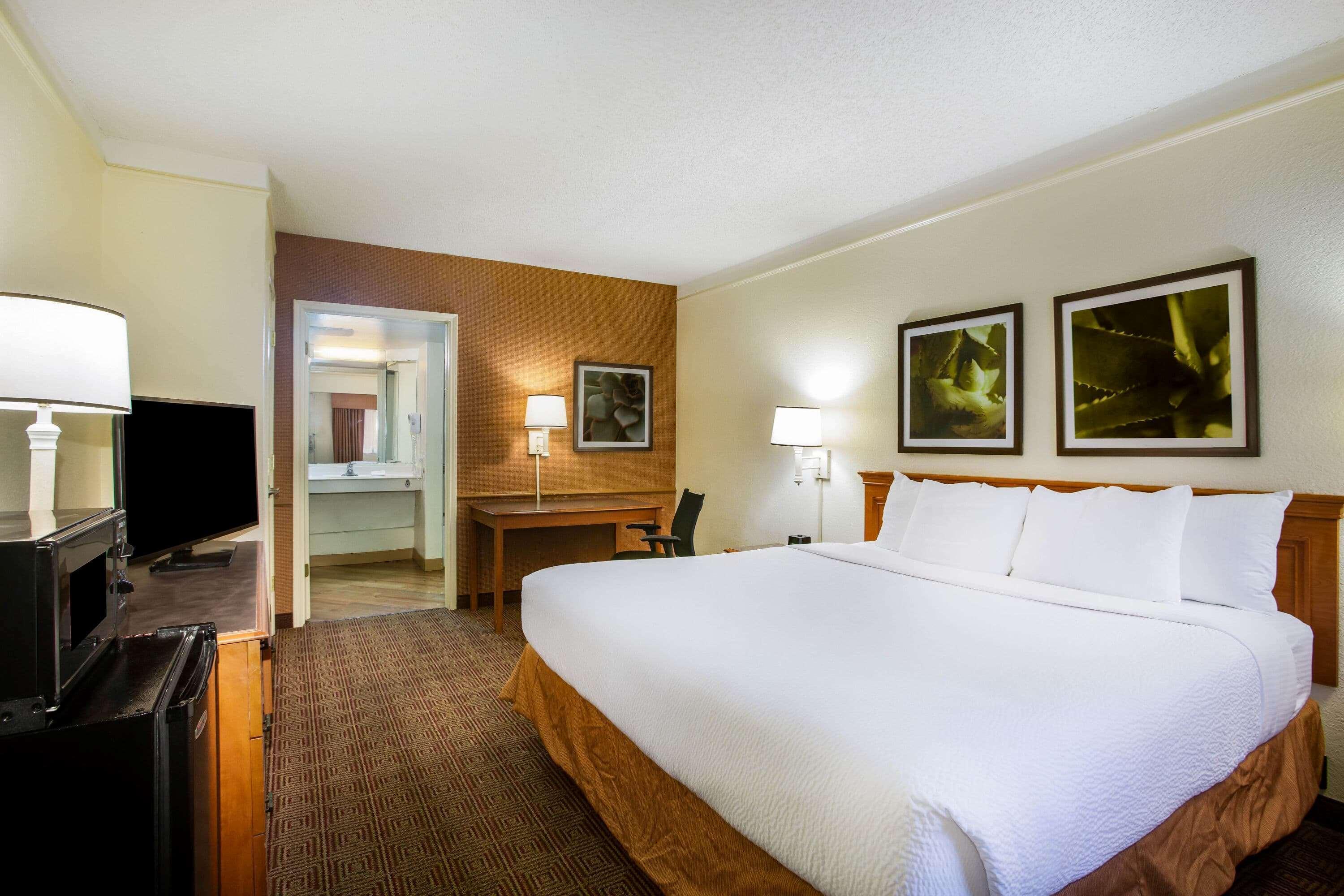 La Quinta Inn By Wyndham Austin Capitol / Downtown Екстер'єр фото
