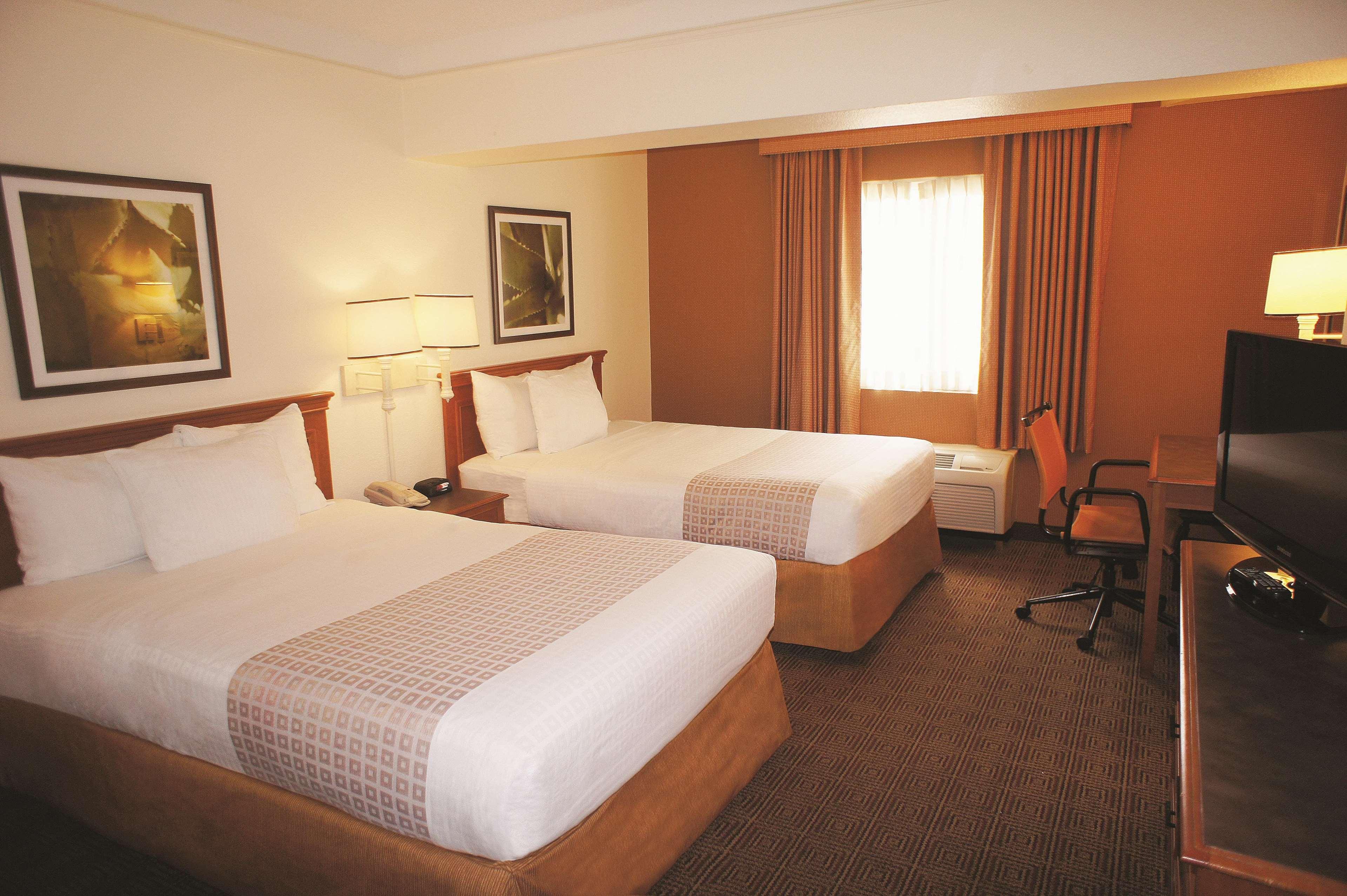 La Quinta Inn By Wyndham Austin Capitol / Downtown Екстер'єр фото