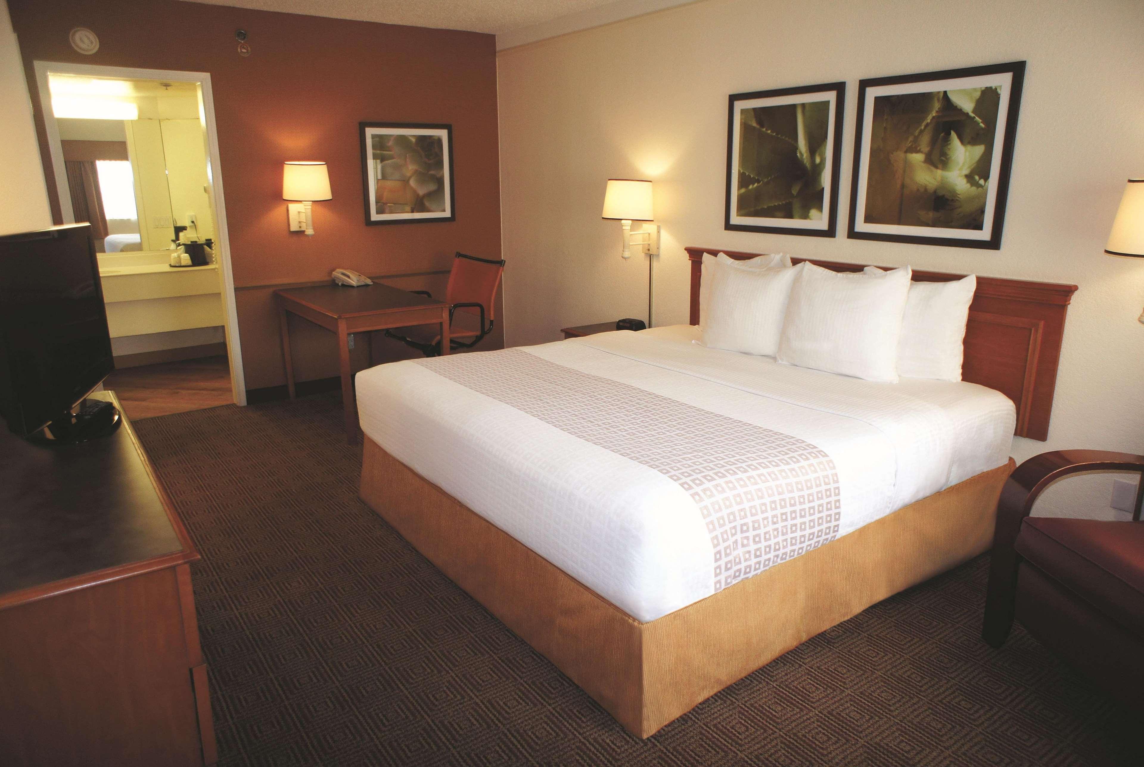 La Quinta Inn By Wyndham Austin Capitol / Downtown Екстер'єр фото