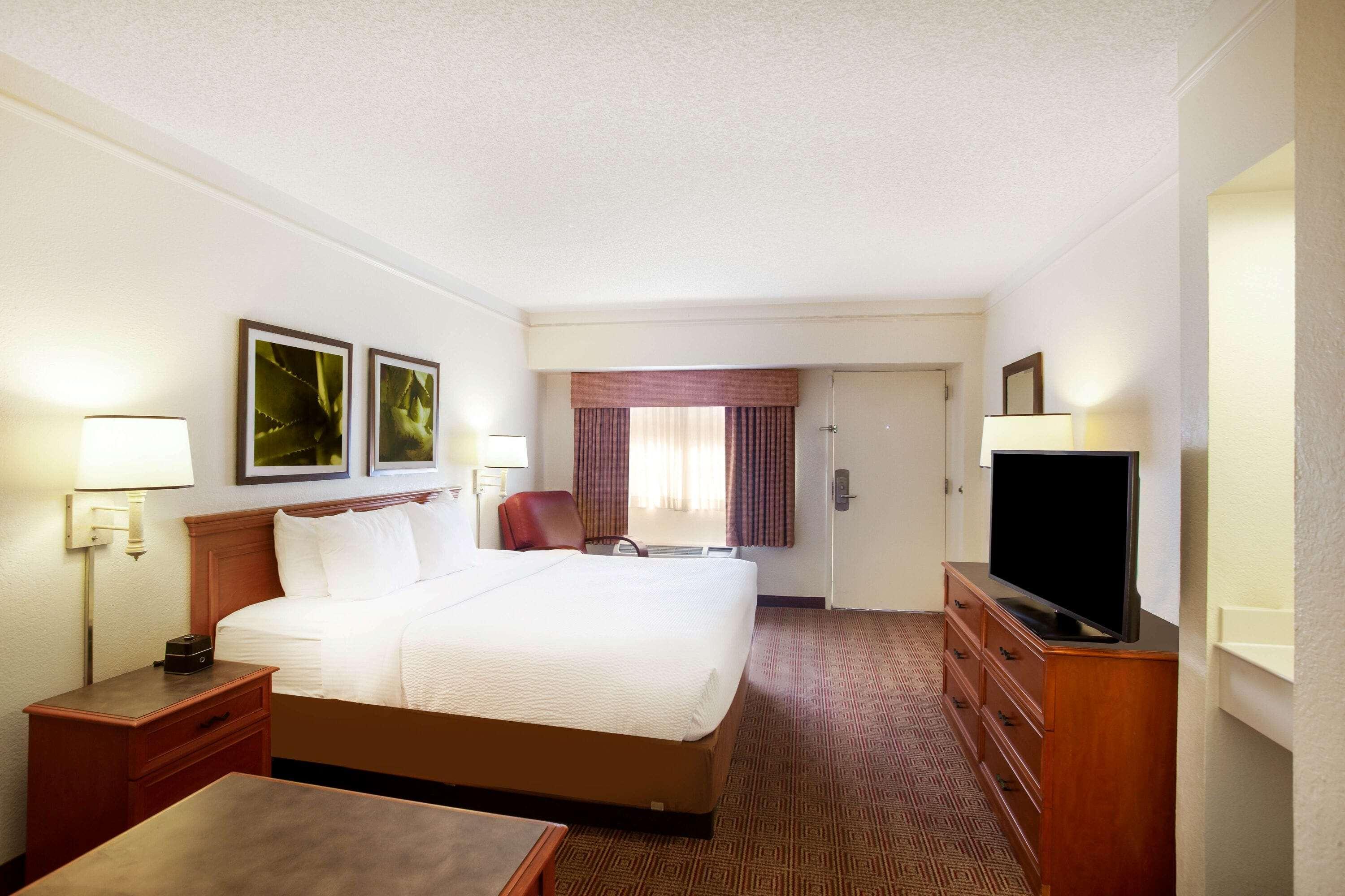 La Quinta Inn By Wyndham Austin Capitol / Downtown Екстер'єр фото