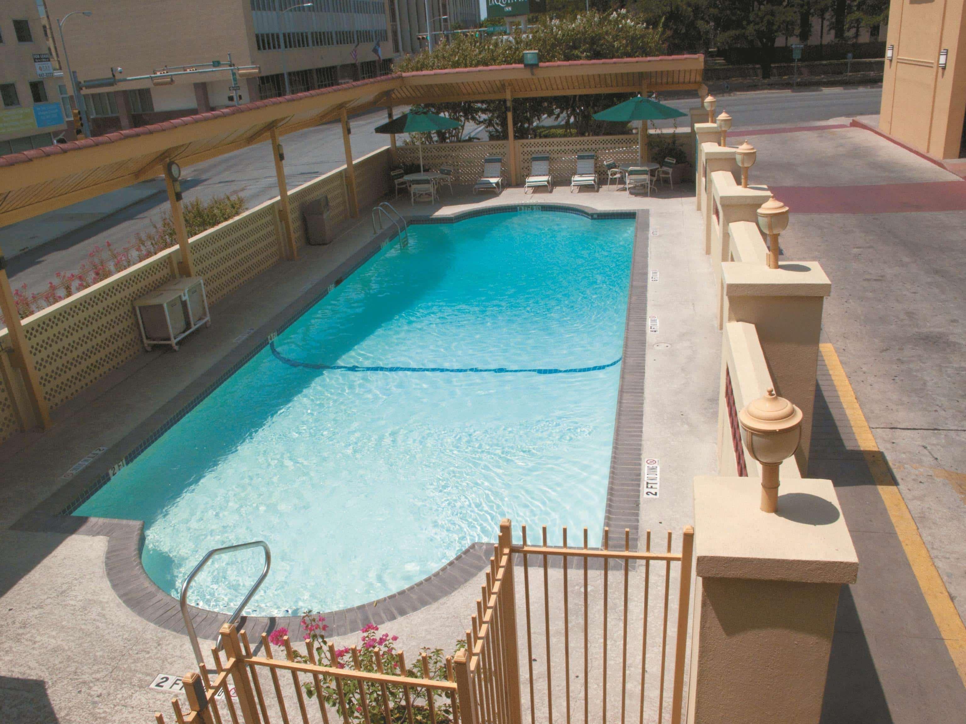 La Quinta Inn By Wyndham Austin Capitol / Downtown Екстер'єр фото