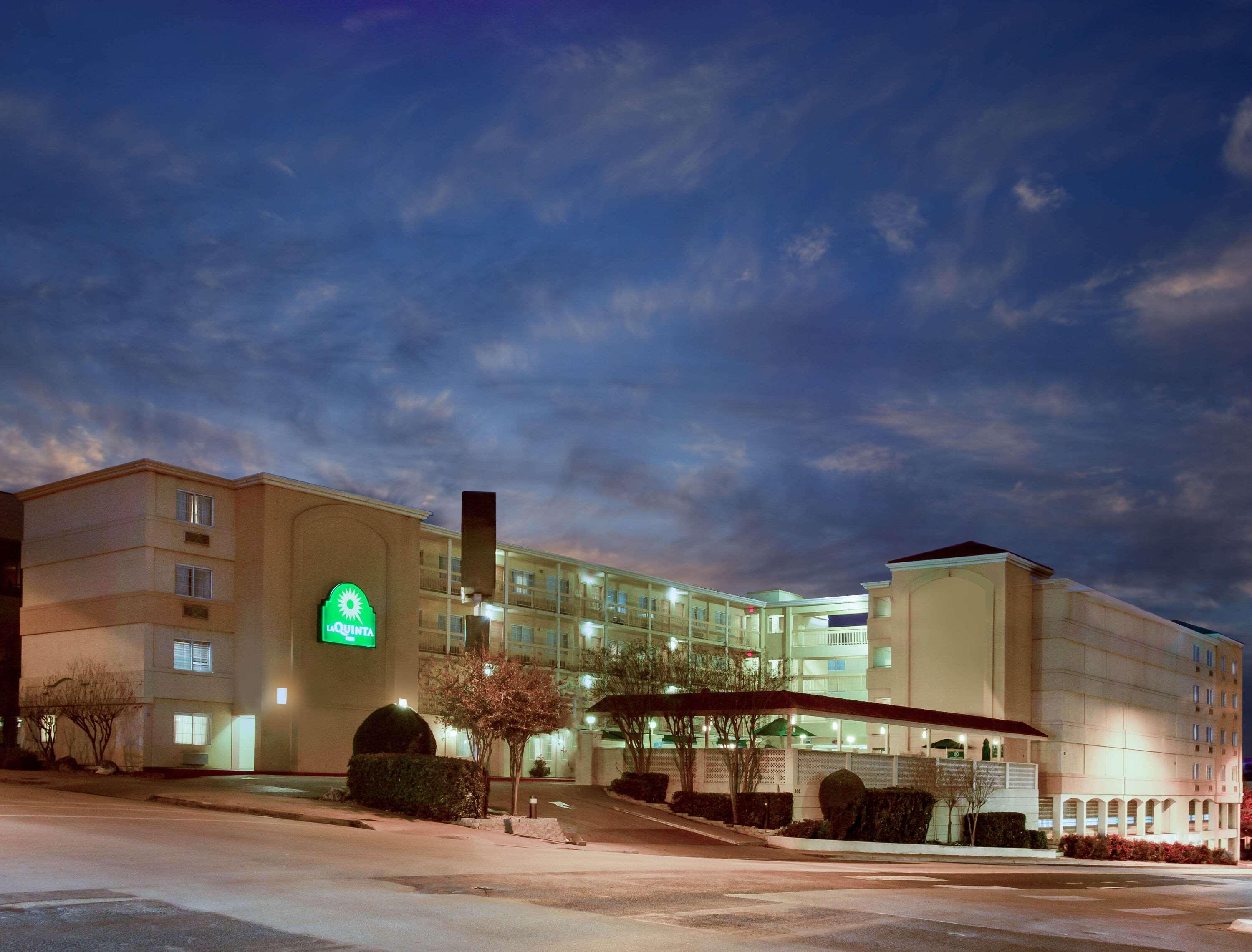 La Quinta Inn By Wyndham Austin Capitol / Downtown Екстер'єр фото