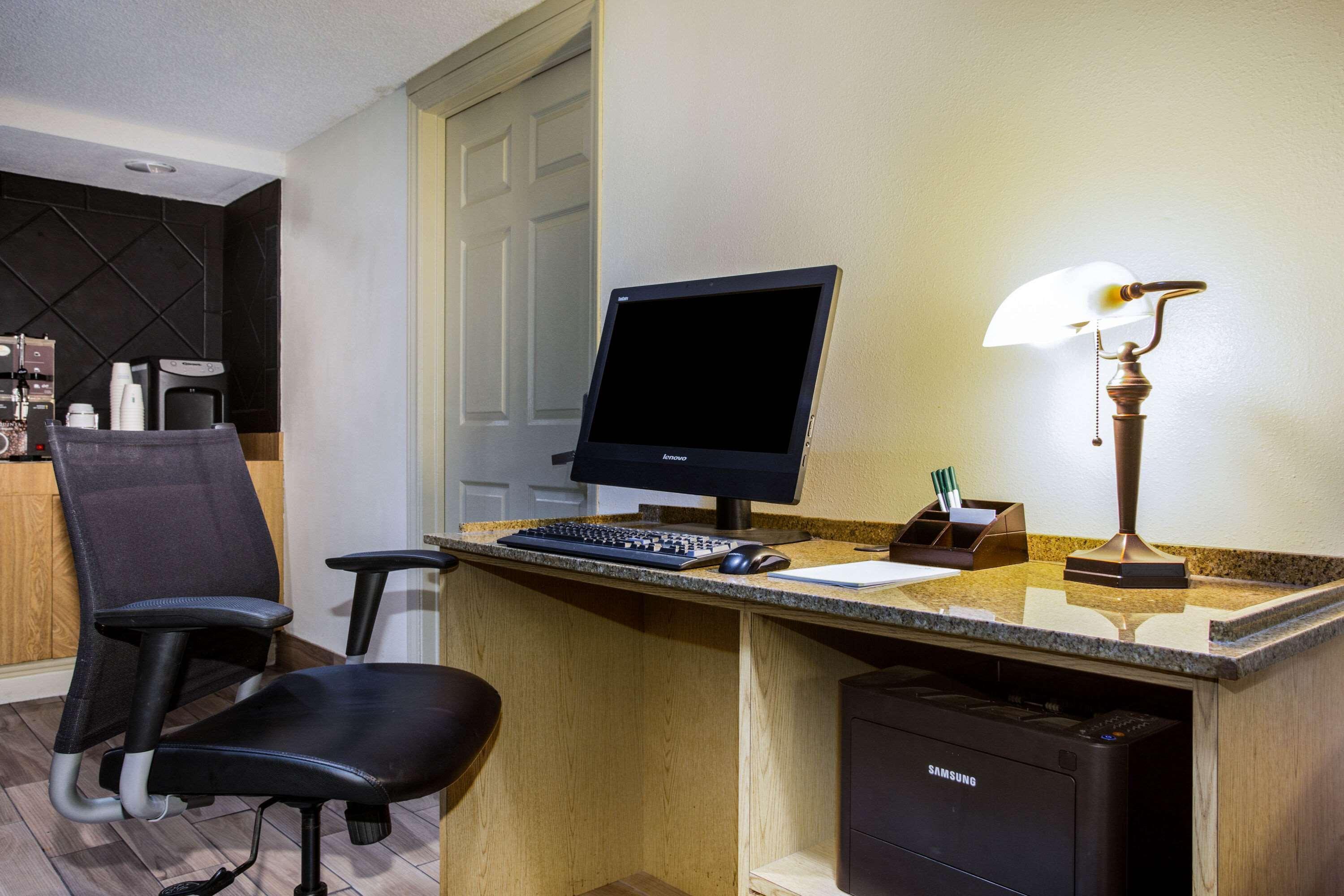 La Quinta Inn By Wyndham Austin Capitol / Downtown Екстер'єр фото
